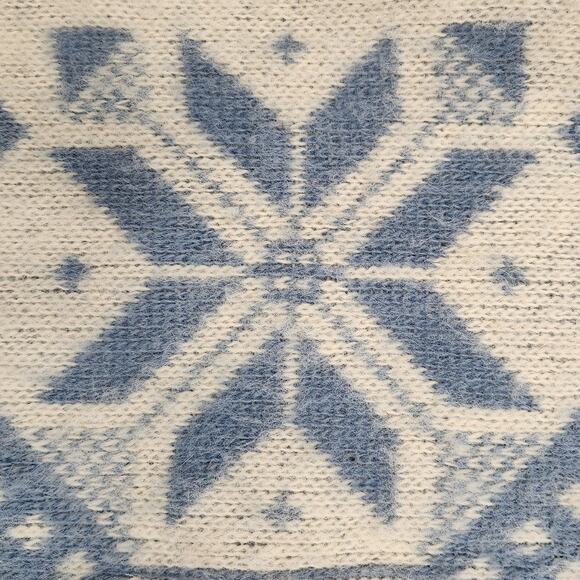 Alafoss Icewool Women's Pure Wool Crew Neck Sweater Snowflake Blue Cream Small - Picture 3 of 5